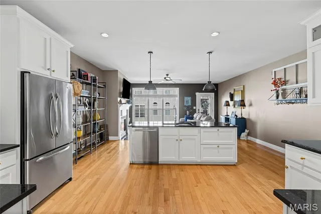 $440,000 | 417 South Geyer Road, Unit 2, Kirkwood, MO 63122