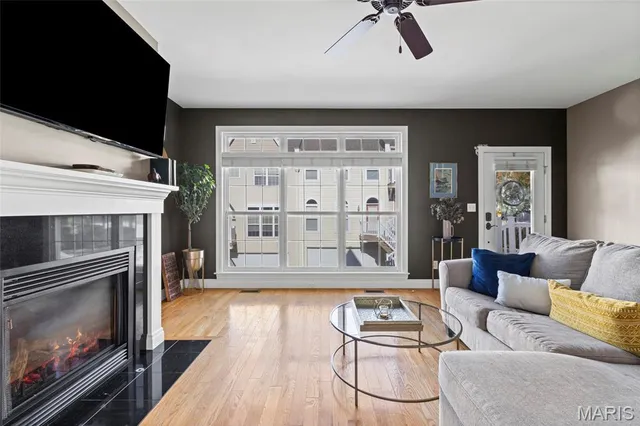 $440,000 | 417 South Geyer Road, Unit 2, Kirkwood, MO 63122