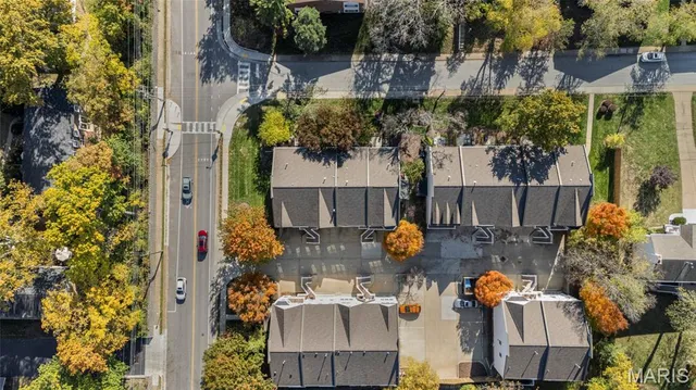 $440,000 | 417 South Geyer Road, Unit 2, Kirkwood, MO 63122