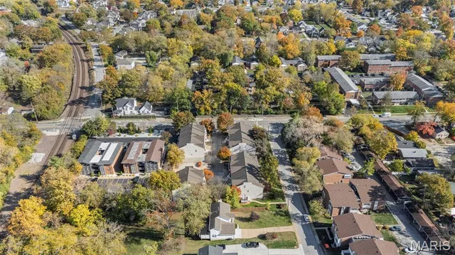 $440,000 | 417 South Geyer Road, Unit 2, Kirkwood, MO 63122