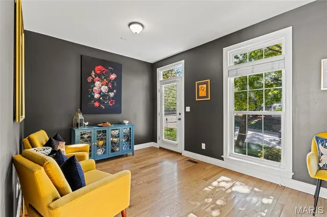 $440,000 | 417 South Geyer Road, Unit 2, Kirkwood, MO 63122