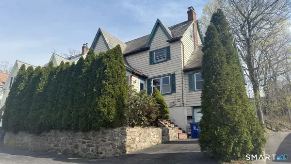 $2,600 | 2 Maplewood Terrace, Unit 2, Norwalk, CT 06851