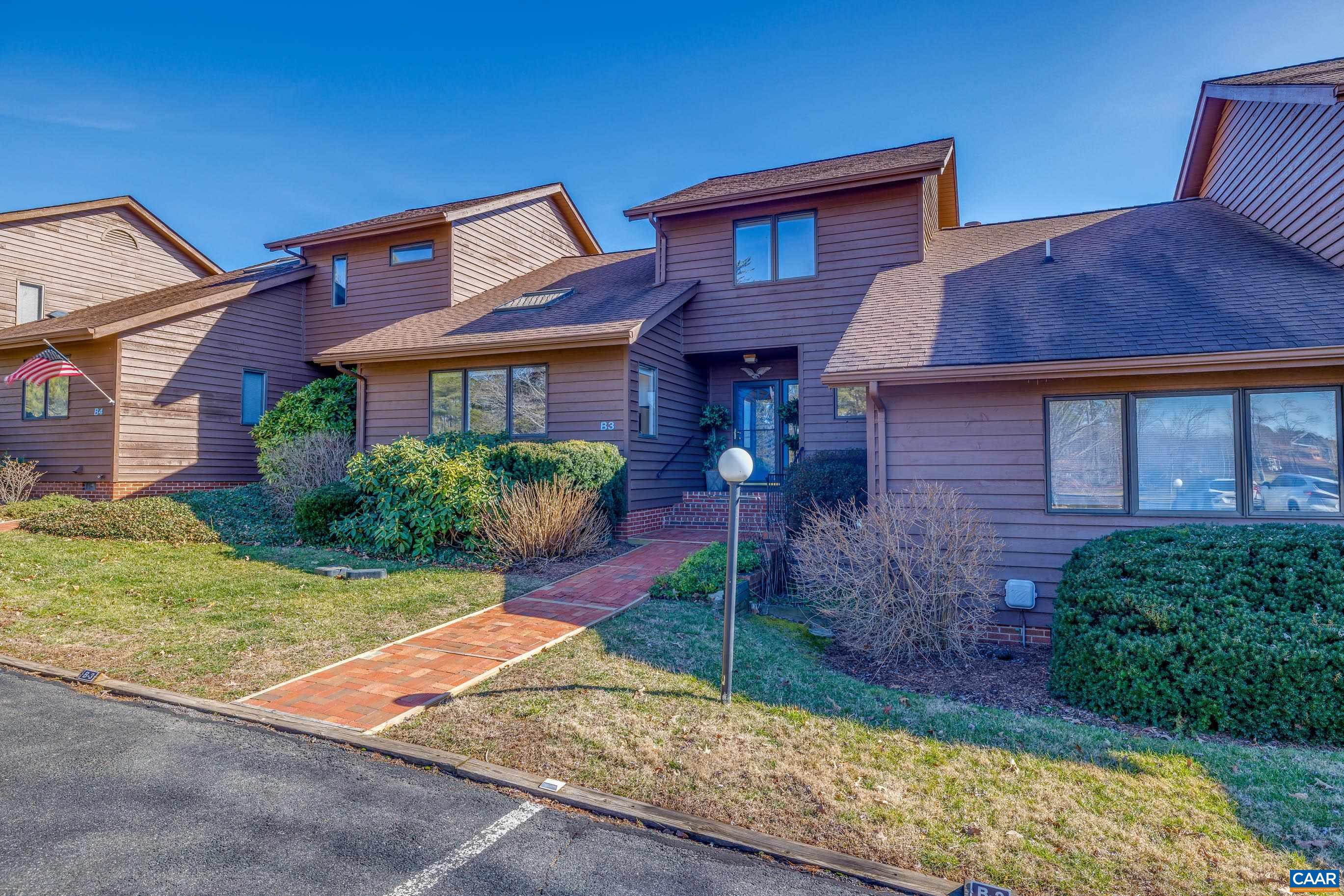 B3 Marina Point Palmyra, VA 22963 - Photo 42 of 47 a front view of a house with garden