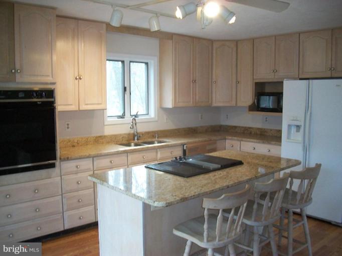 413 Kyle Road Crownsville, MD 21032 - Photo 12 of 20 Kitchen
