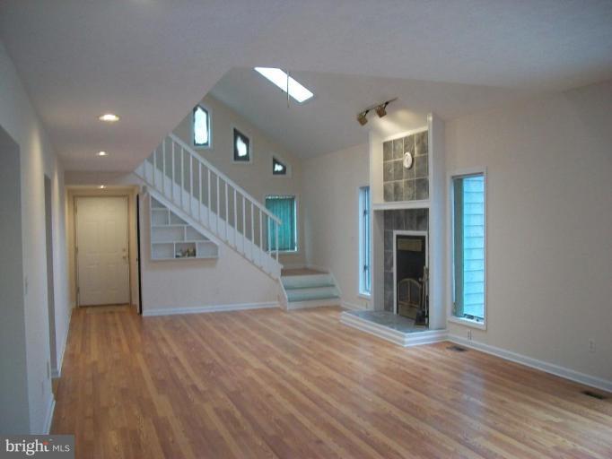 413 Kyle Road Crownsville, MD 21032 - Photo 8 of 20 Living Room
