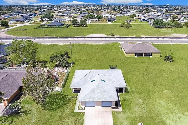 $1,499 | 2130 Northeast 8th Place, Cape Coral, FL 33909