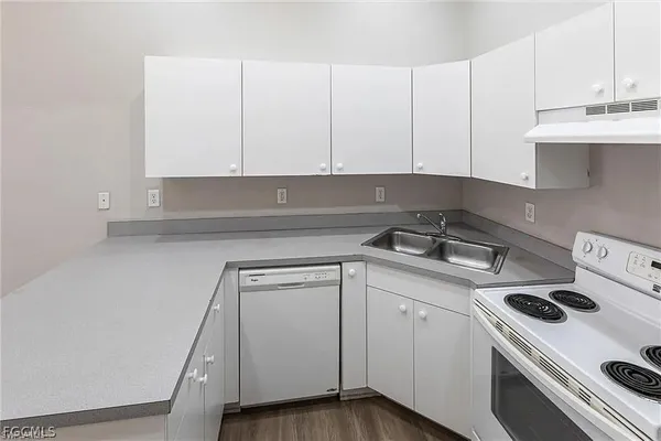 $1,499 | 2130 Northeast 8th Place, Cape Coral, FL 33909