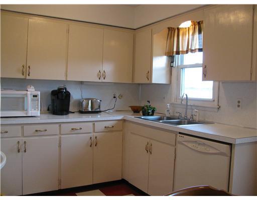 78 Delaware Road Fredonia, PA 16124 - Photo 11 of 18 Kitchen.