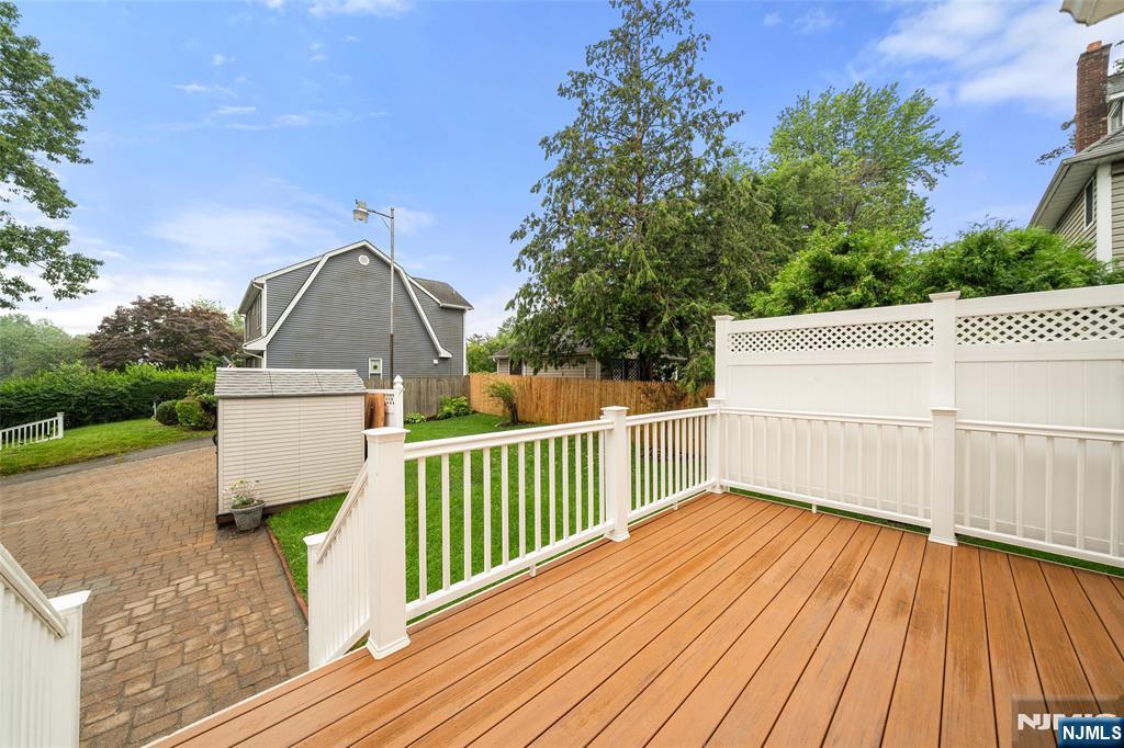 174 Pleasant Avenue Bergenfield, NJ 07621 - Photo 16 of 18 a view of a roof deck