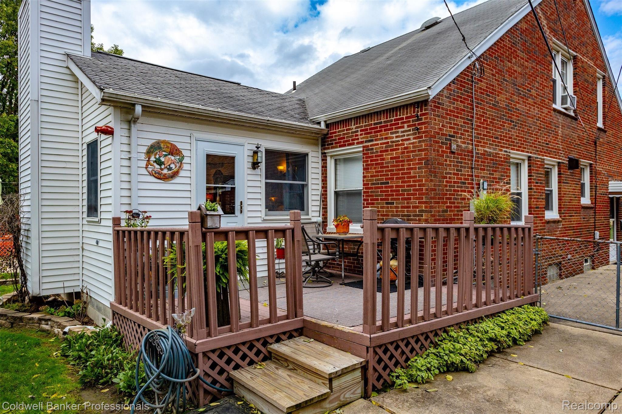 15074 Charles R Avenue Eastpointe, MI 48021 - Photo 48 of 55 15074 Charles R S008.jpg