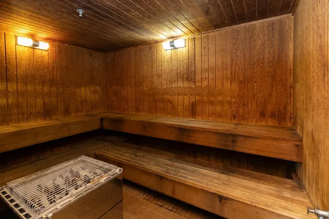 $199,000 | 66 9th Street East, Unit 2315, St. Paul, MN 55101