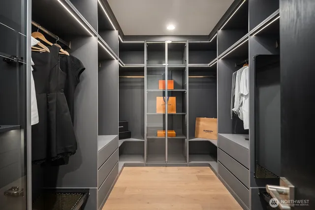 $2,800,000 | 3978 162nd Place Southeast, Bellevue, WA 98006