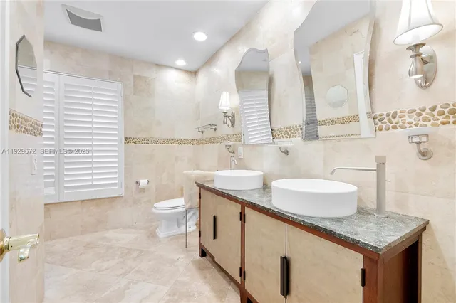 $1,250,000 | 2751 Northeast 57th Street, Fort Lauderdale, FL 33308