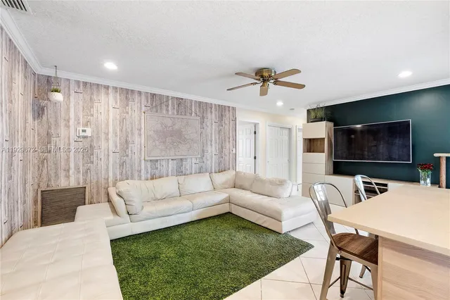 $1,250,000 | 2751 Northeast 57th Street, Fort Lauderdale, FL 33308