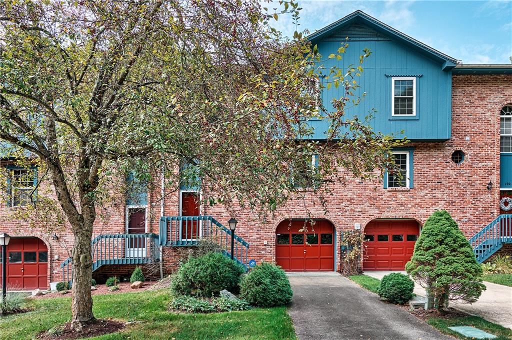 194 Old English Road Pittsburgh, PA 15237 - Photo 1 of 23 Gallery Image 1