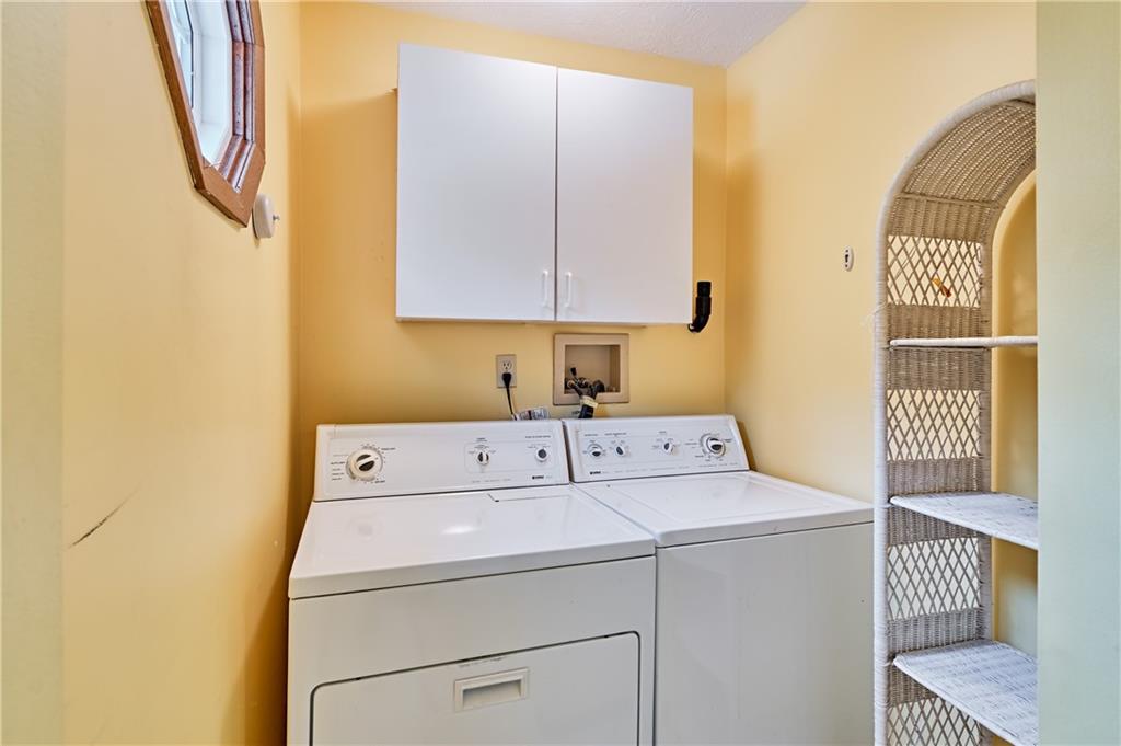 194 Old English Road Pittsburgh, PA 15237 - Photo 11 of 23 Gallery Image 11