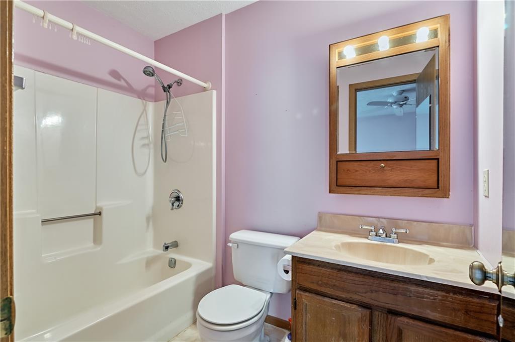 194 Old English Road Pittsburgh, PA 15237 - Photo 17 of 23 Gallery Image 17