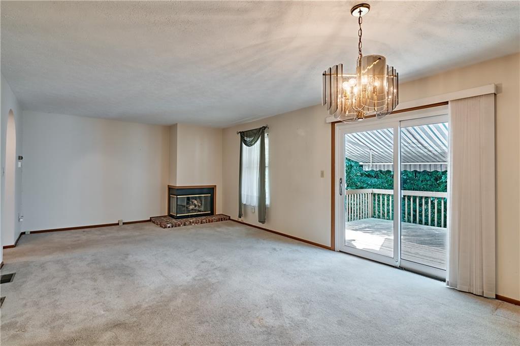 194 Old English Road Pittsburgh, PA 15237 - Photo 4 of 23 Gallery Image 4