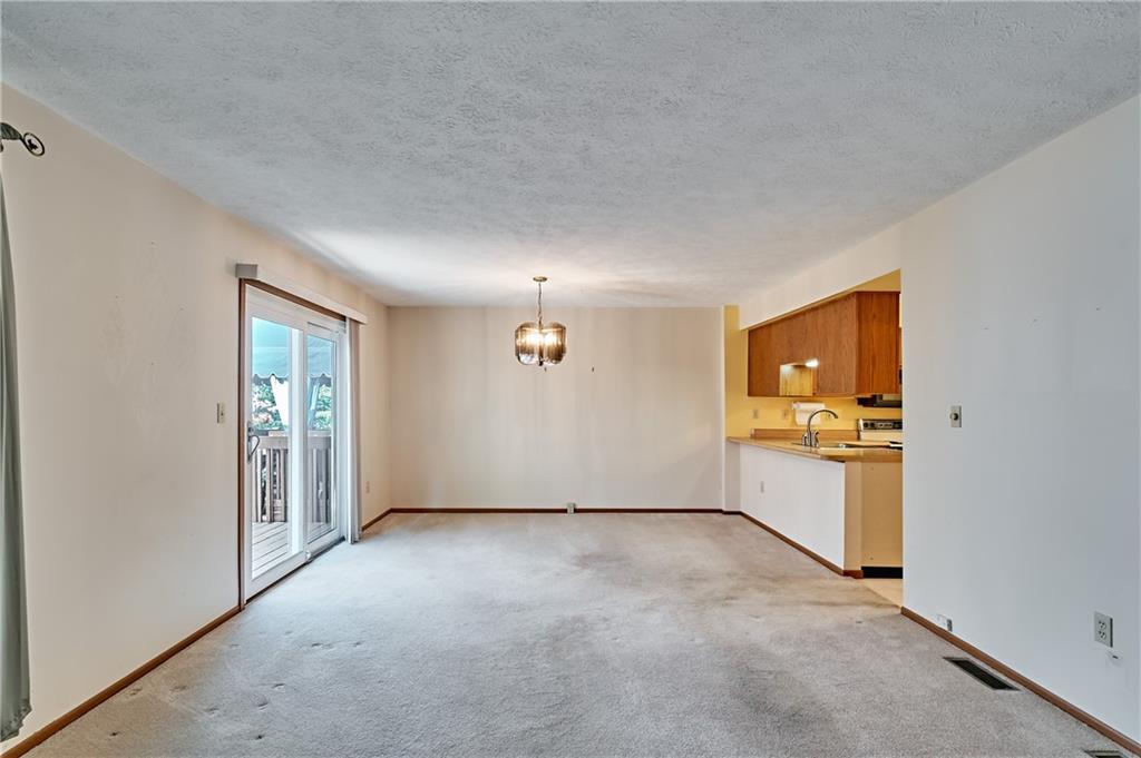194 Old English Road Pittsburgh, PA 15237 - Photo 7 of 23 Gallery Image 7
