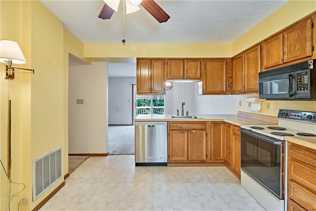 194 Old English Road Pittsburgh, PA 15237 - Photo 9 of 23 Gallery Image 9