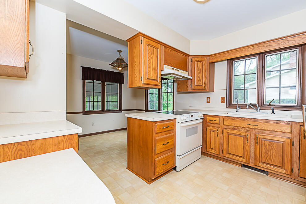 2707 Tattersall Road Portage, MI 49024 - Photo 12 of 39 RN5_3752