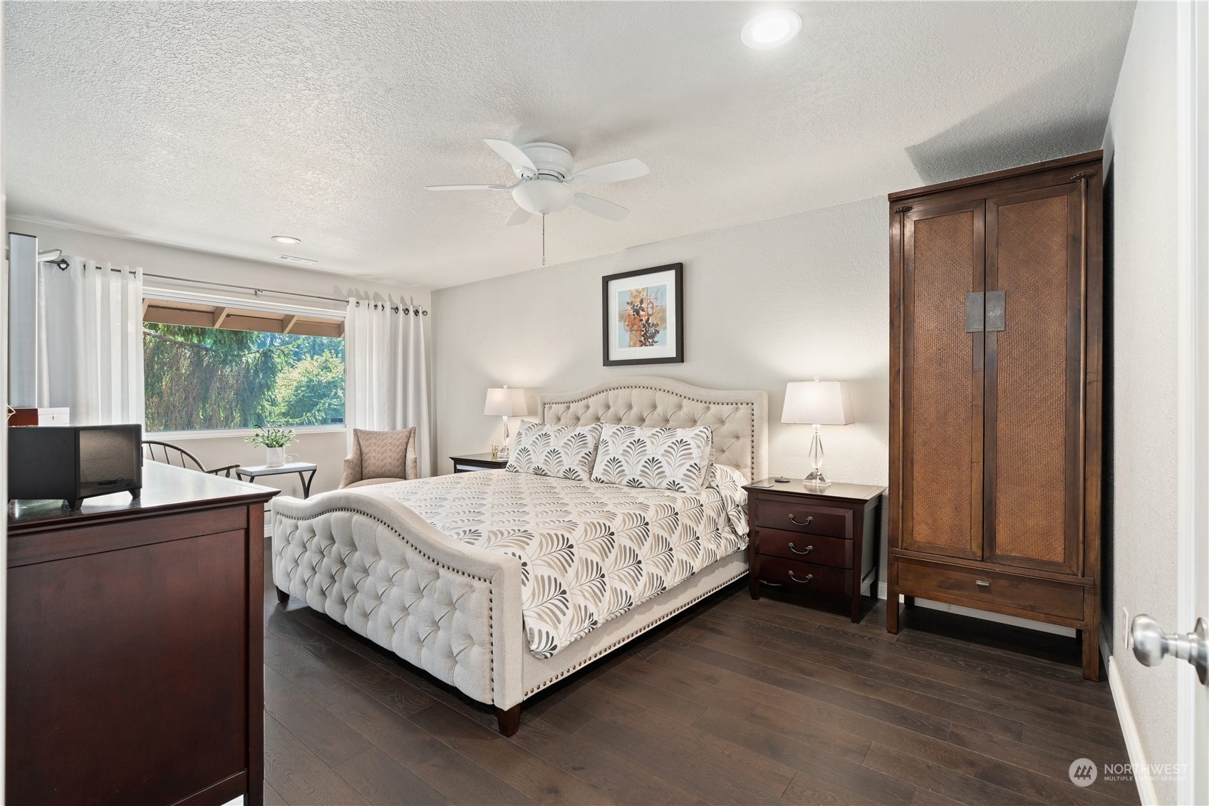 2900 Kennewick Place Northeast Renton, WA 98056 - Photo 20 of 40 a bedroom with a bed and a window