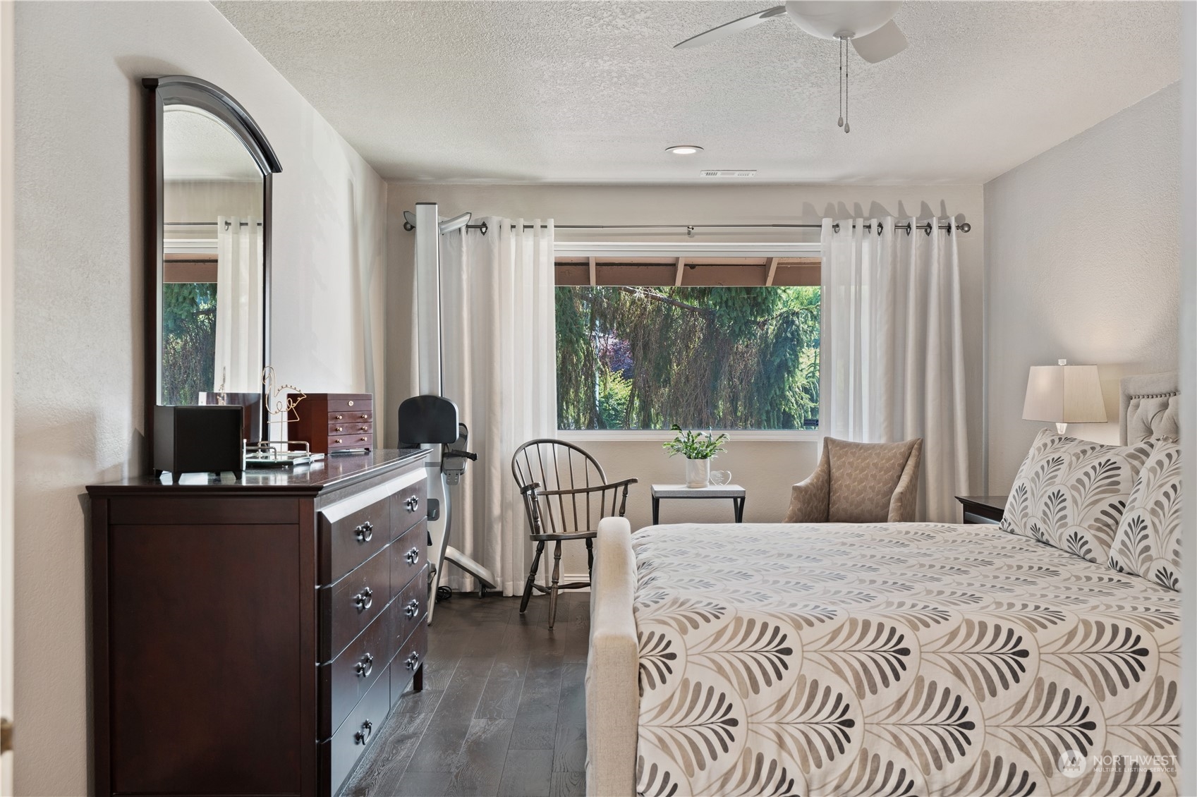 2900 Kennewick Place Northeast Renton, WA 98056 - Photo 22 of 40 a bedroom with a bed and a large window