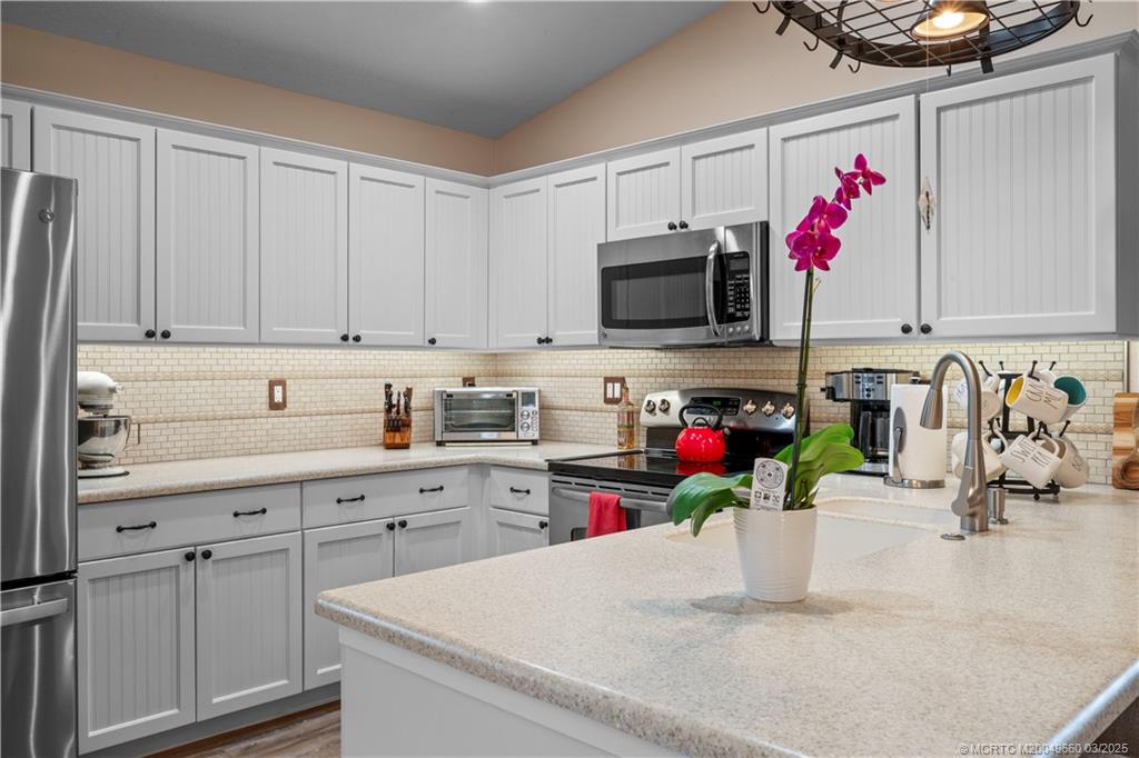 2844 Southwest Regal Terrace Stuart, FL 34997 - Photo 4 of 24 Gallery Image 4