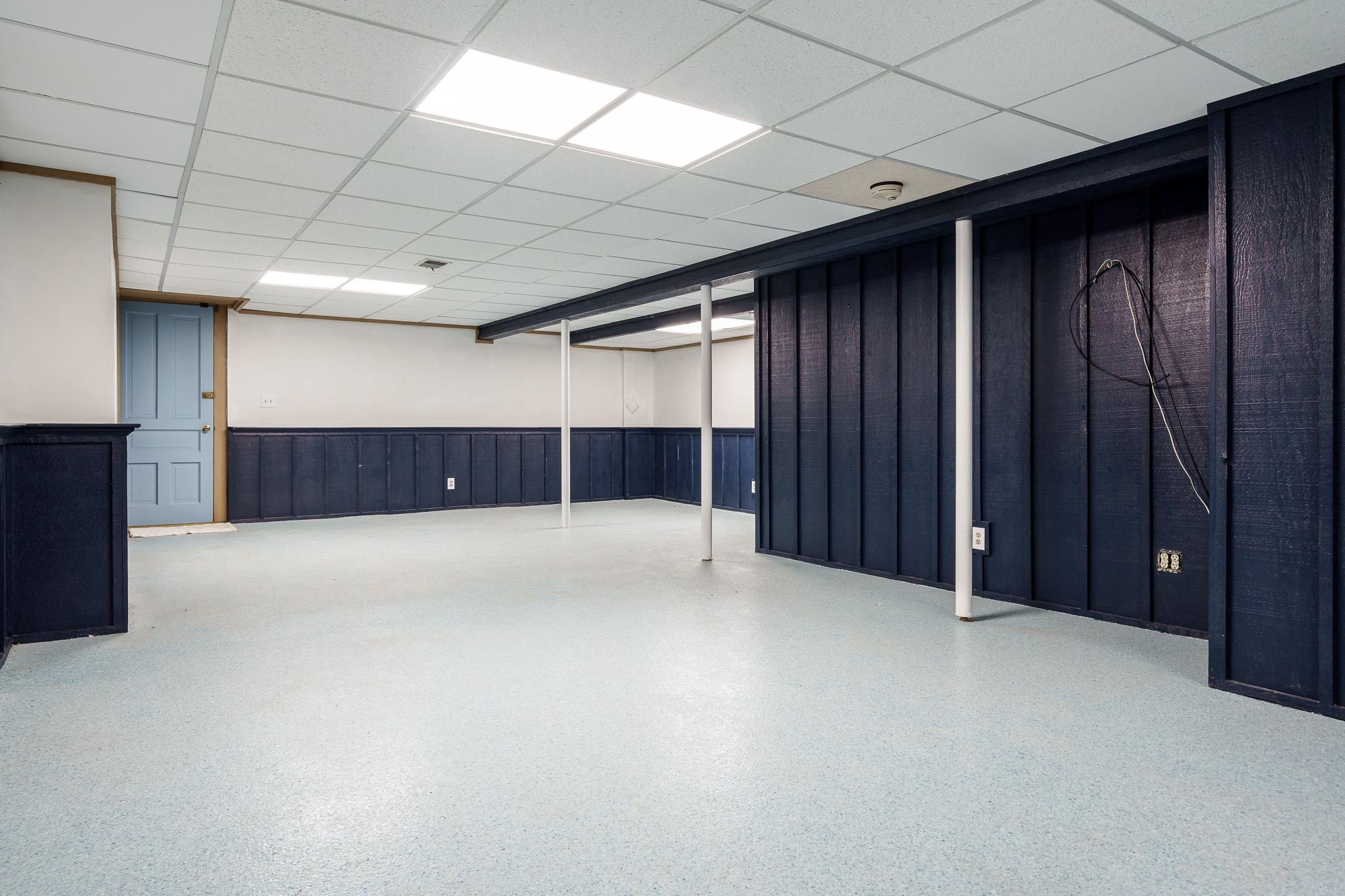 10562 Town Hall Road Belvidere, IL 61008 - Photo 55 of 72 a view of an empty room with furniture