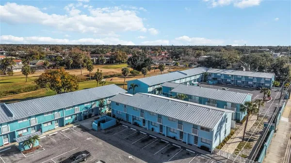 $1,800 | 3569 Bee Ridge Road, Sarasota, FL 34239