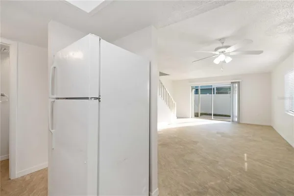 $1,800 | 3569 Bee Ridge Road, Sarasota, FL 34239