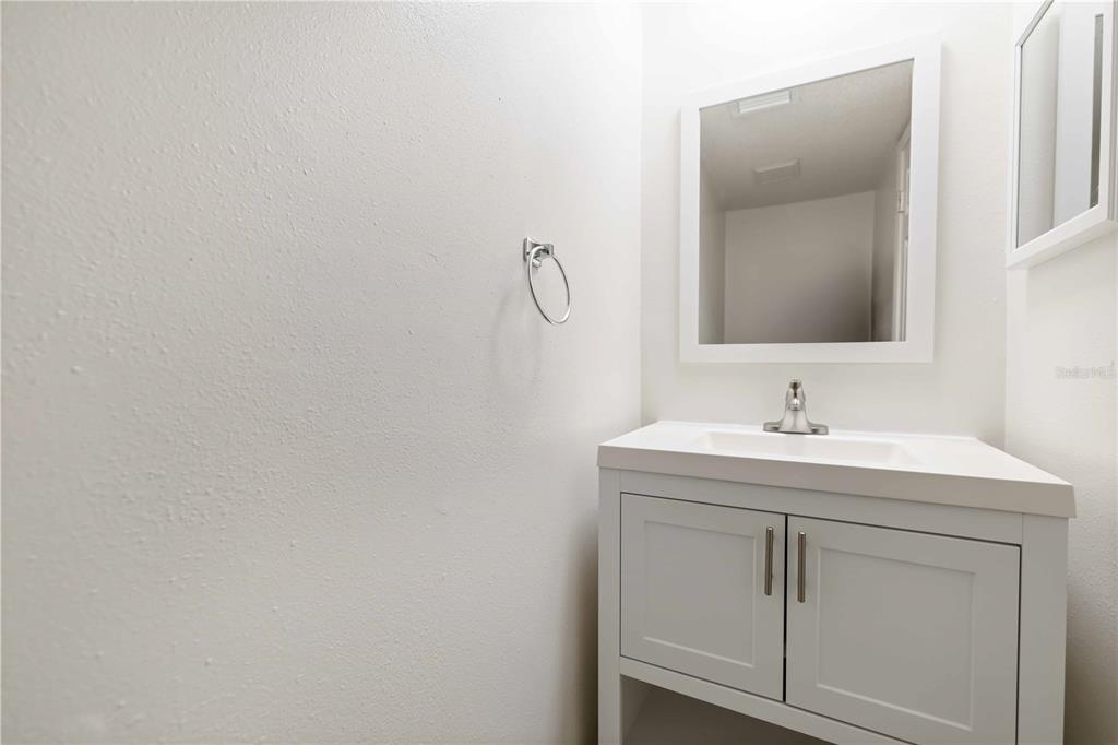 3569 Bee Ridge Road Sarasota, FL 34239 - Photo 15 of 32