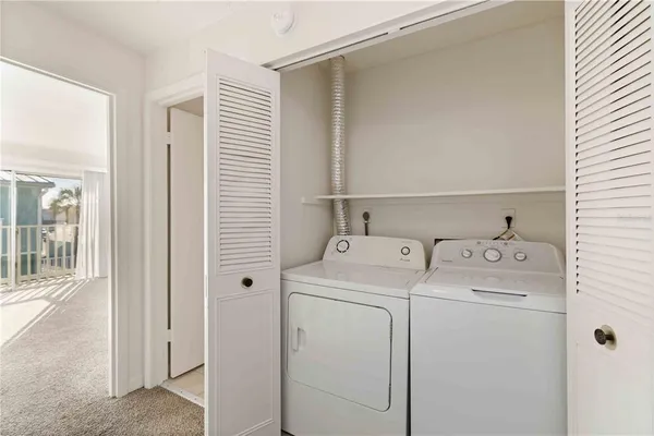 $1,800 | 3569 Bee Ridge Road, Sarasota, FL 34239