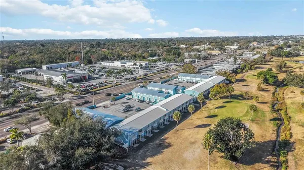 $1,800 | 3569 Bee Ridge Road, Sarasota, FL 34239