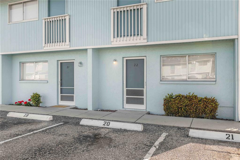 3569 Bee Ridge Road Sarasota, FL 34239 - Photo 3 of 32