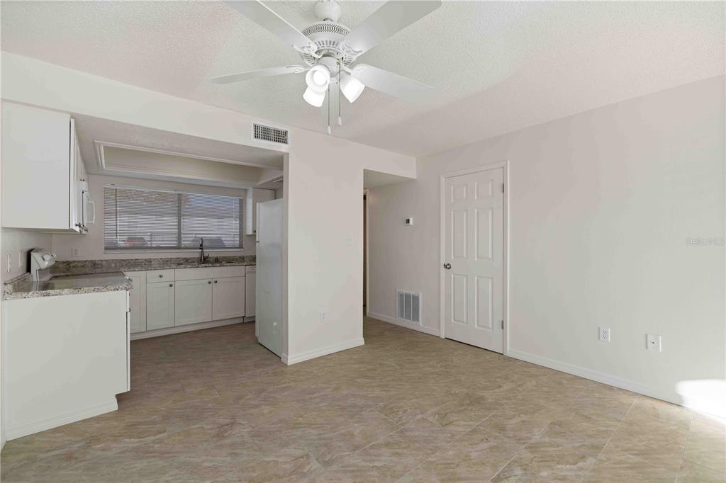 3569 Bee Ridge Road Sarasota, FL 34239 - Photo 4 of 32