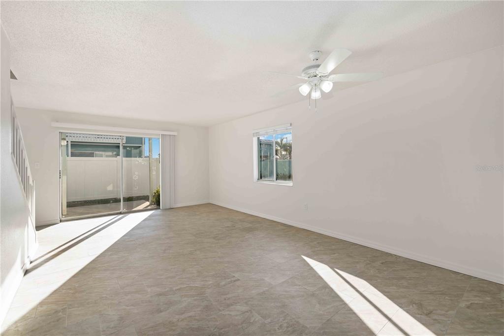 3569 Bee Ridge Road Sarasota, FL 34239 - Photo 5 of 32