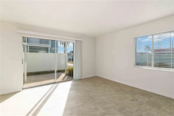 $1,800 | 3569 Bee Ridge Road, Sarasota, FL 34239