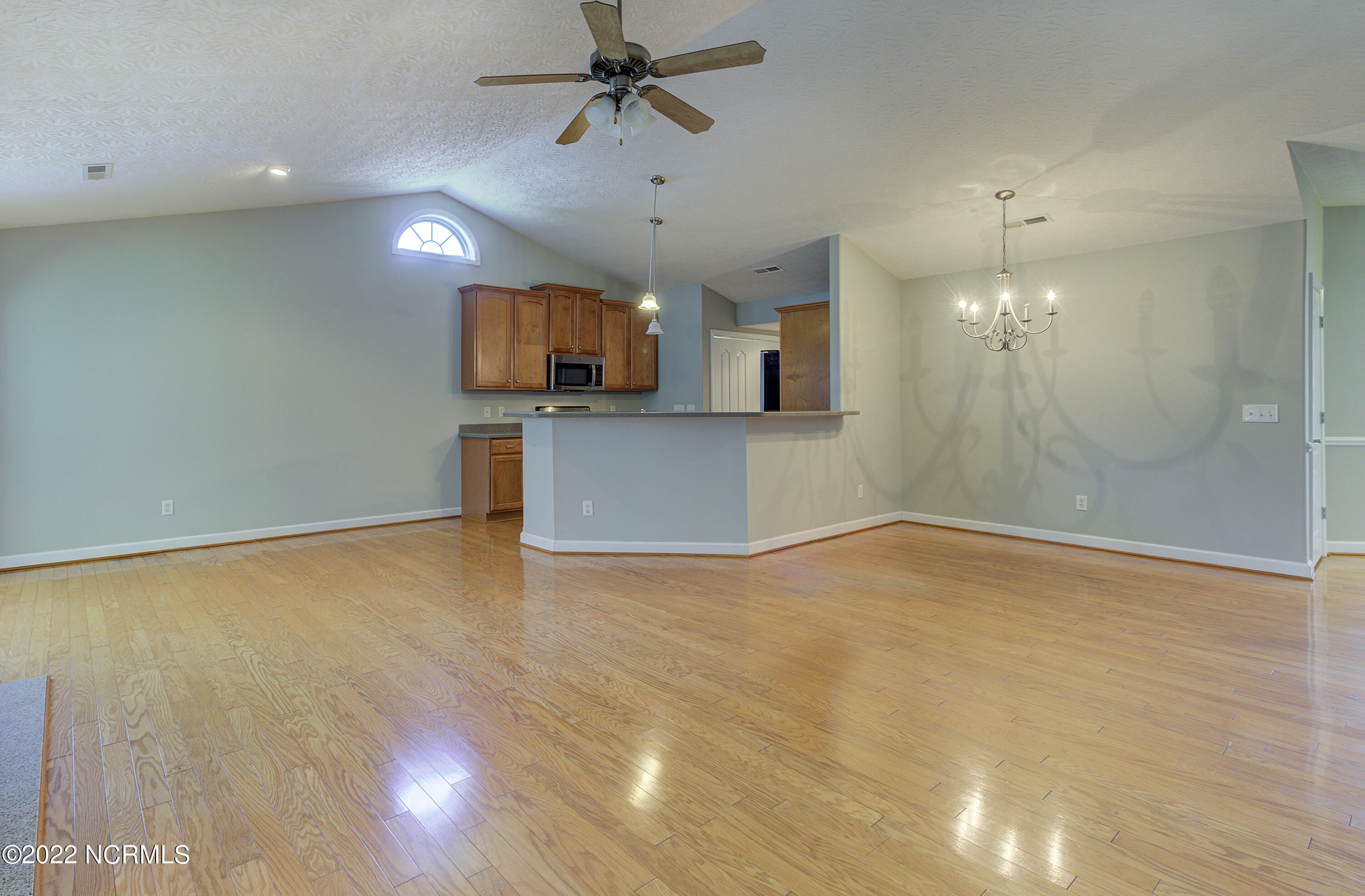 560 Rivage Promenade, Unit PROMENADE Wilmington, NC 28412 - Photo 4 of 43 IMG_8857_8_9