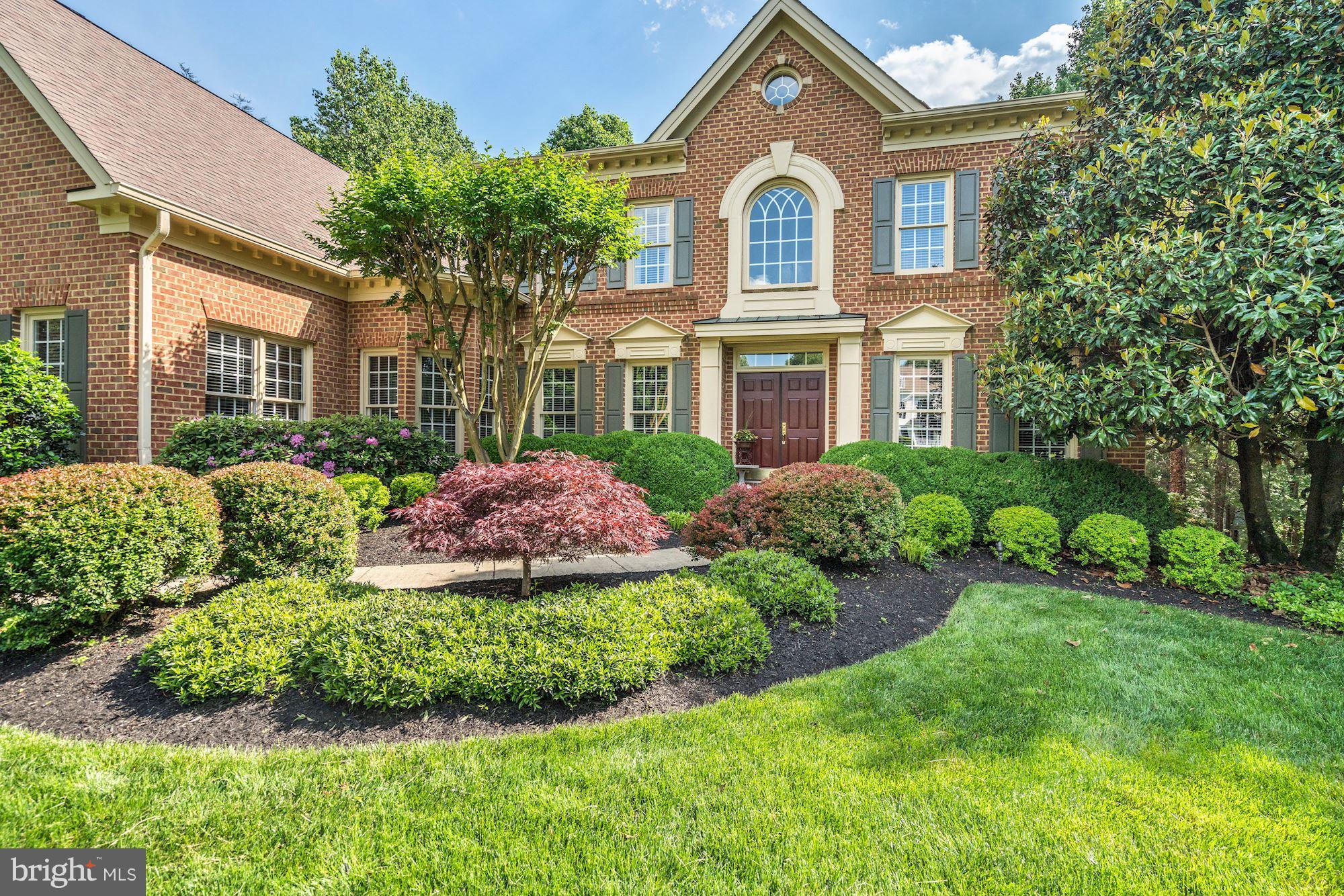 10309 Forest Maple Road Vienna, VA 22182 - Photo 4 of 30 Exterior (Front)
