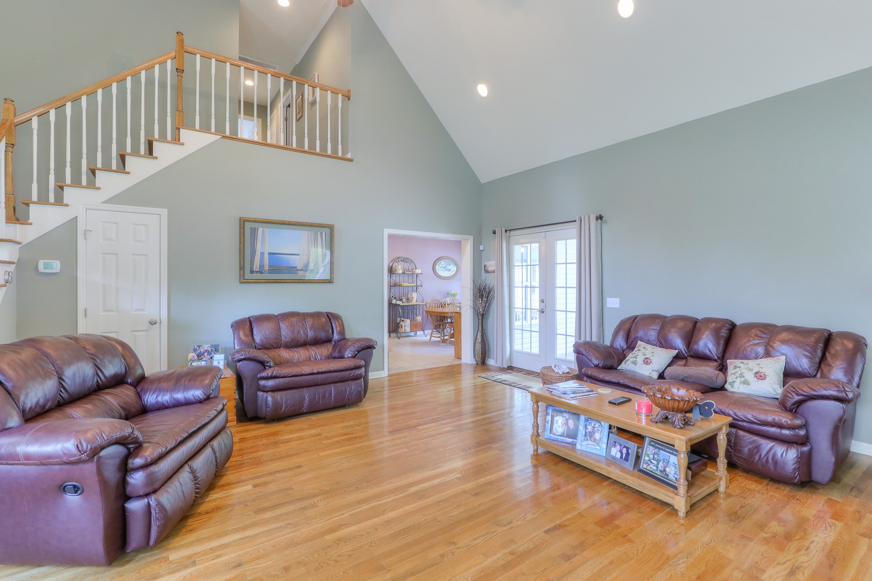 4630 Mt View Road Manchester, TN 37355 - Photo 13 of 25 a living room with furniture and a window