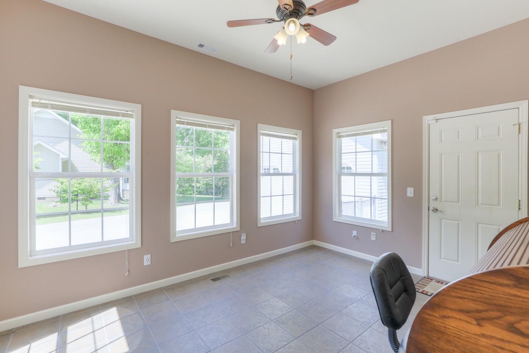 4630 Mt View Road Manchester, TN 37355 - Photo 21 of 25 a view of a livingroom with a window