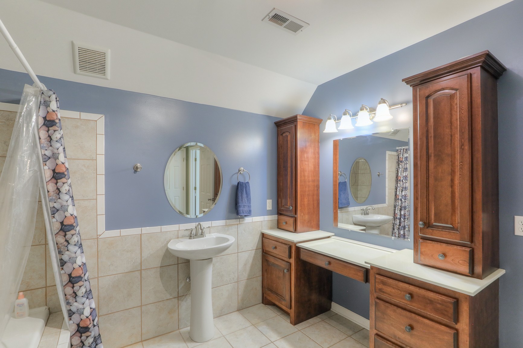4630 Mt View Road Manchester, TN 37355 - Photo 25 of 25 a bathroom with a sink a toilet and mirror