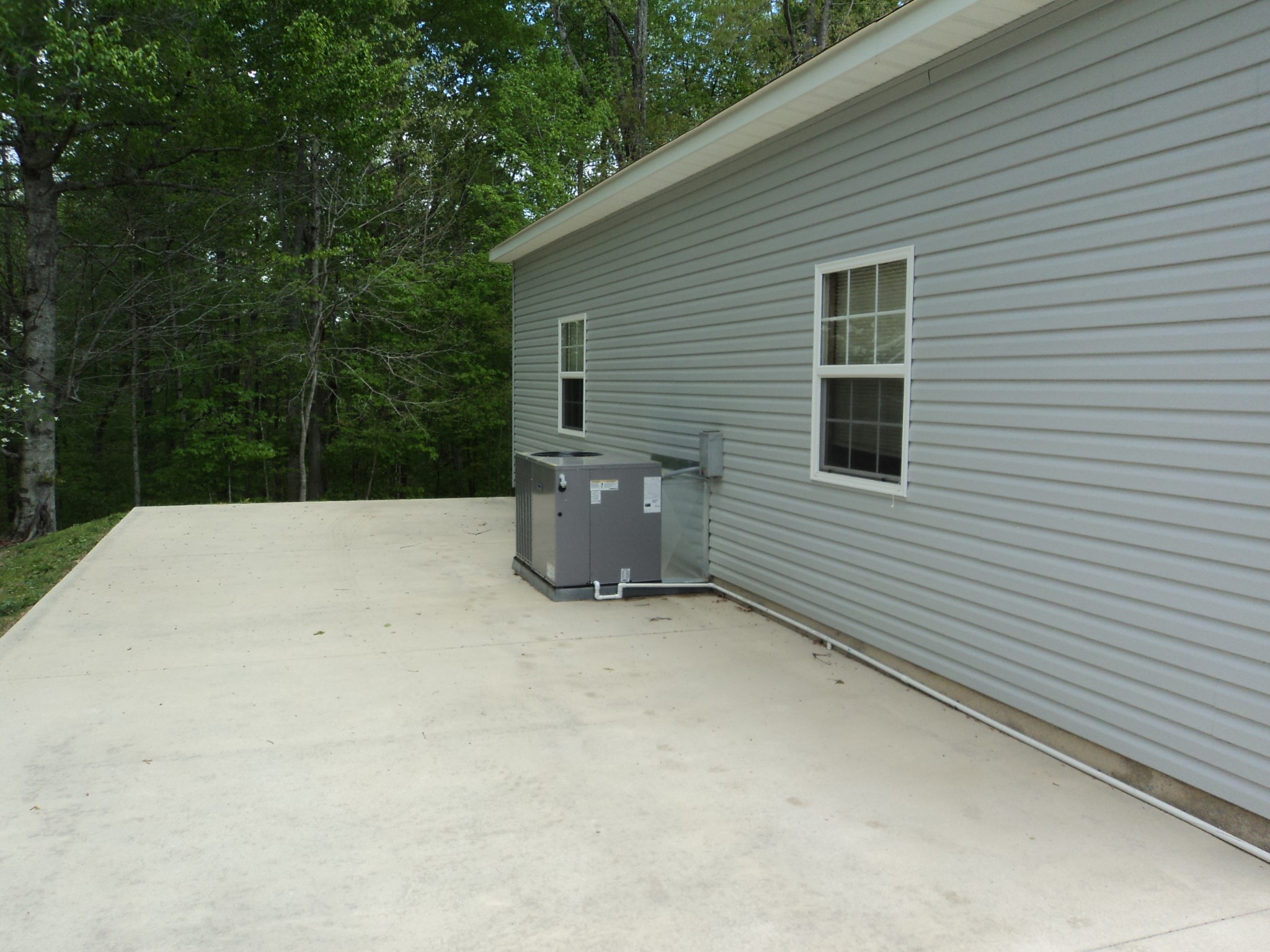 4630 Mt View Road Manchester, TN 37355 - Photo 9 of 25 a view of a patio with a table and chair