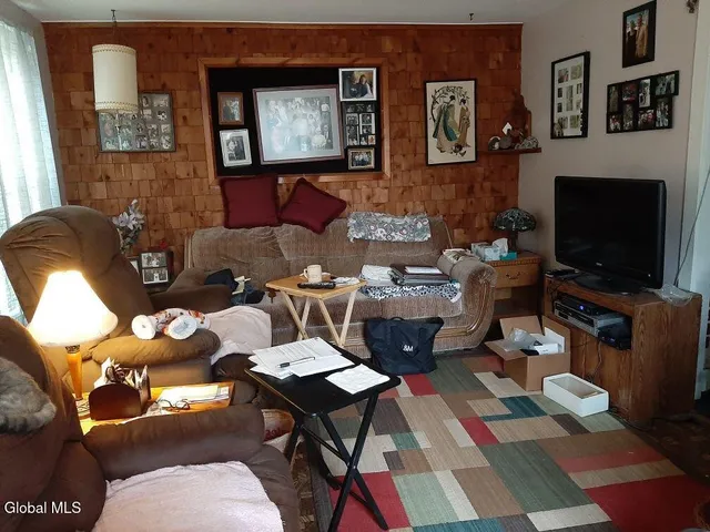 $34,900 | 26 Thompson Avenue, Gloversville, NY 12078