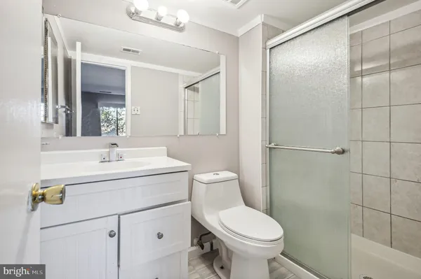 $2,300 | 19423 Brassie Place, Unit 201, Montgomery Village, MD 20886