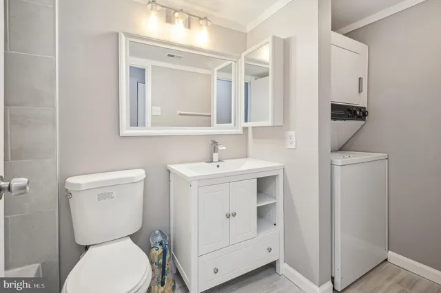 $2,300 | 19423 Brassie Place, Unit 201, Montgomery Village, MD 20886