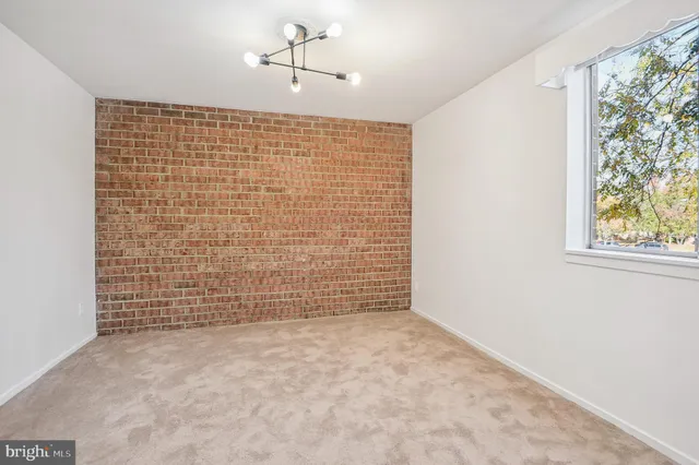 $2,300 | 19423 Brassie Place, Unit 201, Montgomery Village, MD 20886