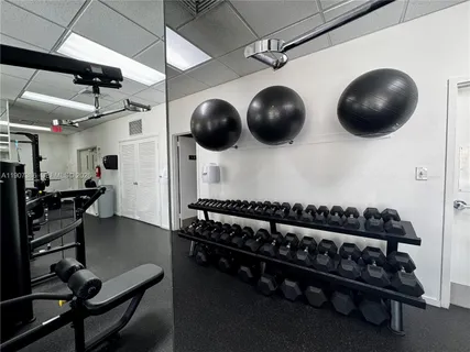 $213,500 | 2150 Sans Souci Boulevard, Unit A1008, North Miami, FL 33181