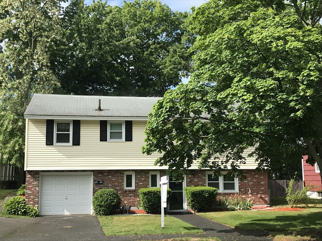 12 Diane Road Peabody, MA 01960 - Photo 2 of 19 Gallery Image 2